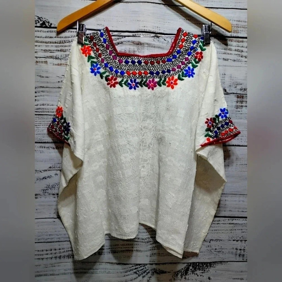Mexican Embroidered Huipil Style Blouse – Handwoven Cotton Boho Top Frida - Picture 1 of 4